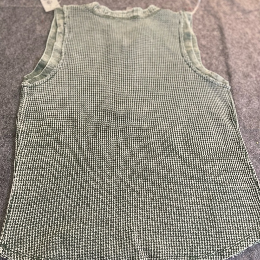 Mono‎ B Green Textured Tank Top - Picture 2 of 6